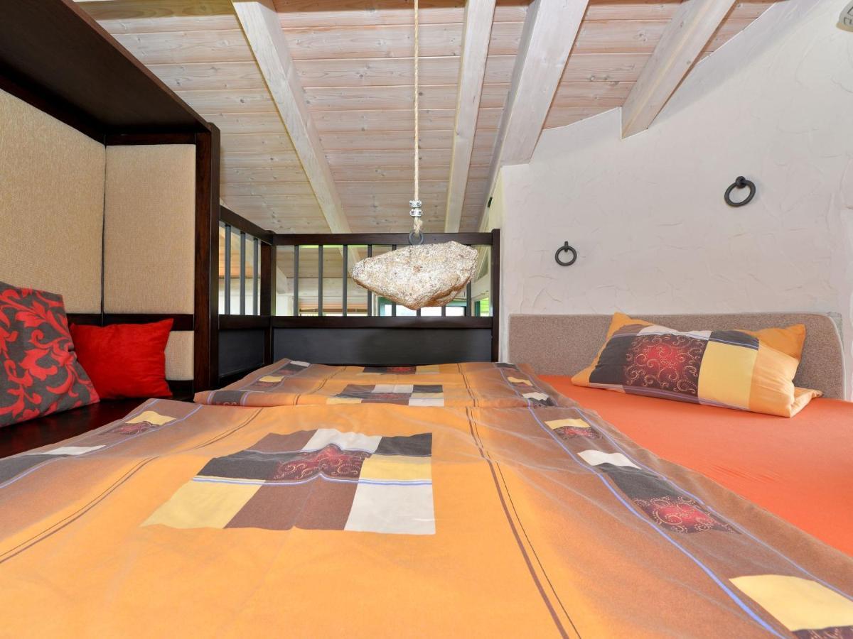 Holiday Home With Whirlpool And Sauna In Viechtach Eksteriør bilde